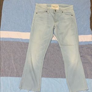 Textile - Elizabeth and James size 27 light denim
